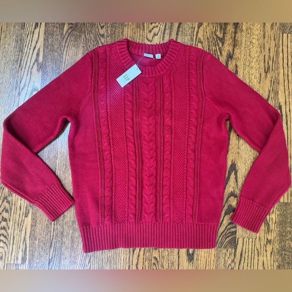 GAP Sweaters - BNWT Gap Cableknit sweater sz XS
